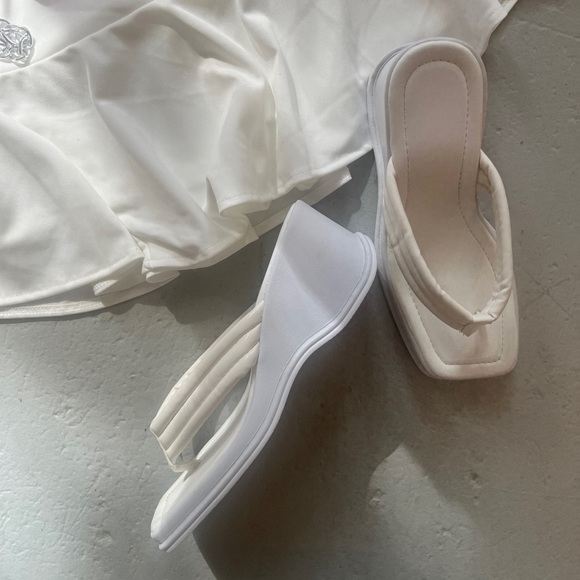 Rupaul’s Drag Race Willow Pill Halloween Costume - Picture 6 of 9